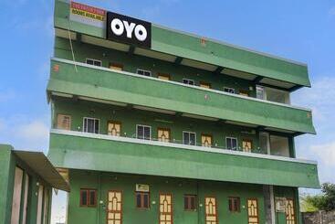 ホテル Spot On The Green Park