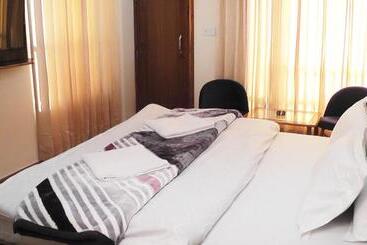 فندق Valley Royal In