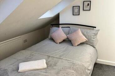 هتل آپارتمان Lovely Town House Room 5