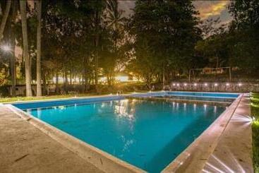 בית מלון כפרי Nudista Familiar   Luz De Luna Nude Resort