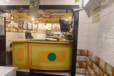 Oyo Hotel Raj Palace