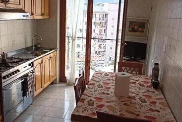 ペンション Avellino Camera Centrale