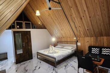 منتجع Nirved Retreat   A Backwater Forest Stay