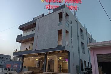 Shree Radhe Mohan Hotel And Resort Khatushyamji