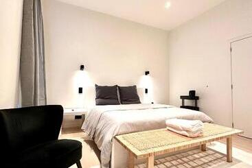 Cozy Bed And Breakfast At European Commision