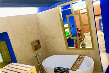 تختخواب و صبحانه Bastide Fauvette & Spa