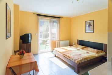 هتل Andrea Apartmanhaz