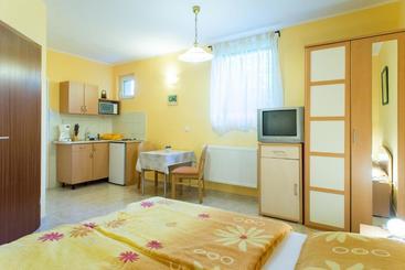 هتل Andrea Apartmanhaz