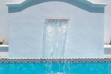 هتل Batavia Boutique