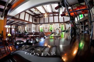 בית מלון כפרי Gostar