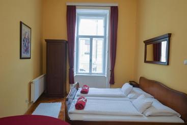 هتل Centrum Vendégház Eger