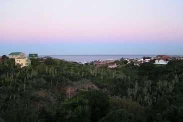 Отель Dolphin View Guesthouse