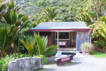 هتل Hydrangea Cottages