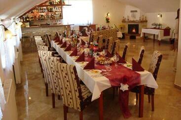 هتل Penzión Zlatý Jeleň