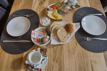 هتل Visitzakopane Rainbow Apartments