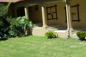 ペンション Hutten Heights Lodge By Ilawu