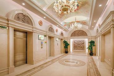 Vienna Hotel Shenzhen Xiashuijing Subway Station