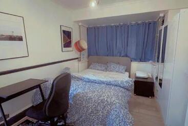 민박 Cozy Room In London