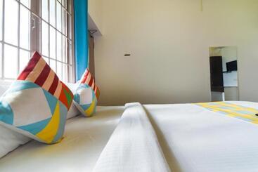 Отель Silver Breeze Residency