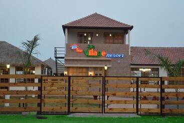 Отель The Village Resort