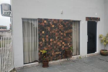 Pansiyon Casa De Hóspedes Nos Carianos Perto Do Aeroporto