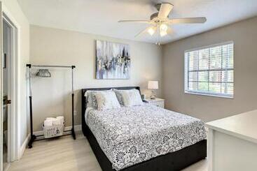 펜션 Charming Lakeview Retreat Ii