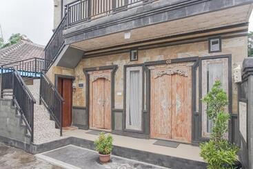 פנסיון Giri Krisna Guest House