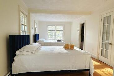 פנסיון 2b1bentire Place Modern Comfort With Old Charm