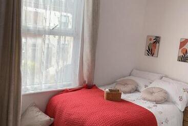 پانسیون Monk’s Lodge