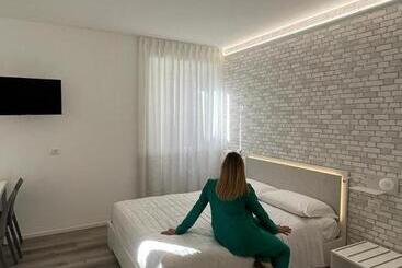 بنسيون Rosso Conero   Le Grotte Rooms & Apartments