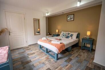 Cunda Ada Kızı Otel