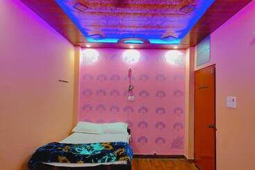 ホテル Ayodhya Residency 5 Min Walking From Ram Janmabhoomi