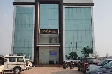 فندق J P Palace