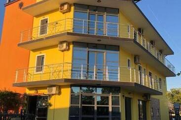 בית מלון כפרי Princ