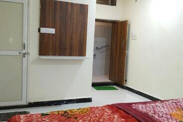 Отель Shree Gajanand Palace