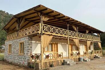 Отель Yuva Eco Centre