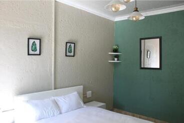 بنسيون Asante Sana Guest House