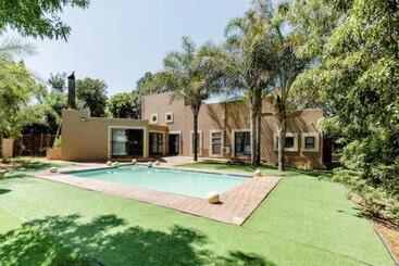 פנסיון Ishoba Retreat