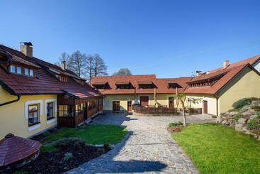 膳宿费 Mlýn Kamenice