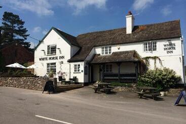 הוסטל The White Horse Inn