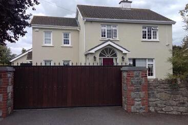 צימר Tess S Guest House R95k6n1 This Property Is Unsuitable For Children Under 12 Years Old