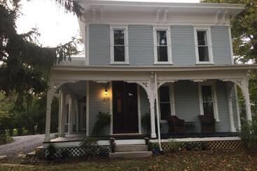 مبيت وإفطار The Rogan House