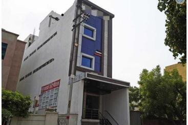 Collection O Hotel Kp