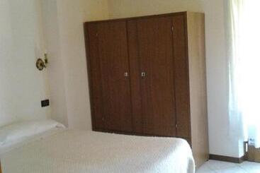 ホテル Albergo Ristorante Guerri