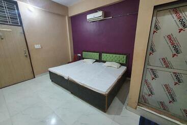 Отель Spot On Megha Paradise And Guest House