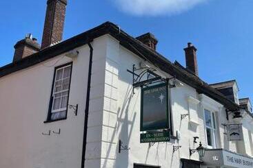 בית מלון כפרי The Star Inn