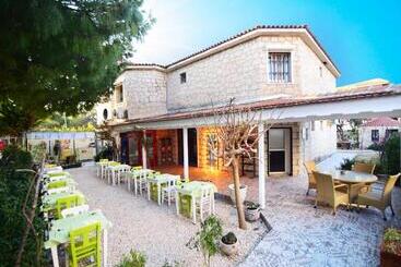 Kekik Alaçatı Otel Mayko