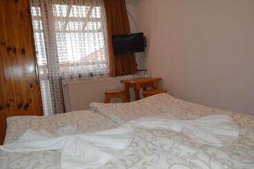 פנסיון Baba Dora Guesthouse