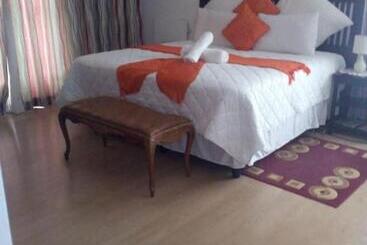 ペンション Ezamampondo Guest House