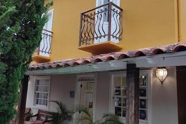 호스텔 Pousada Abelha Rainha